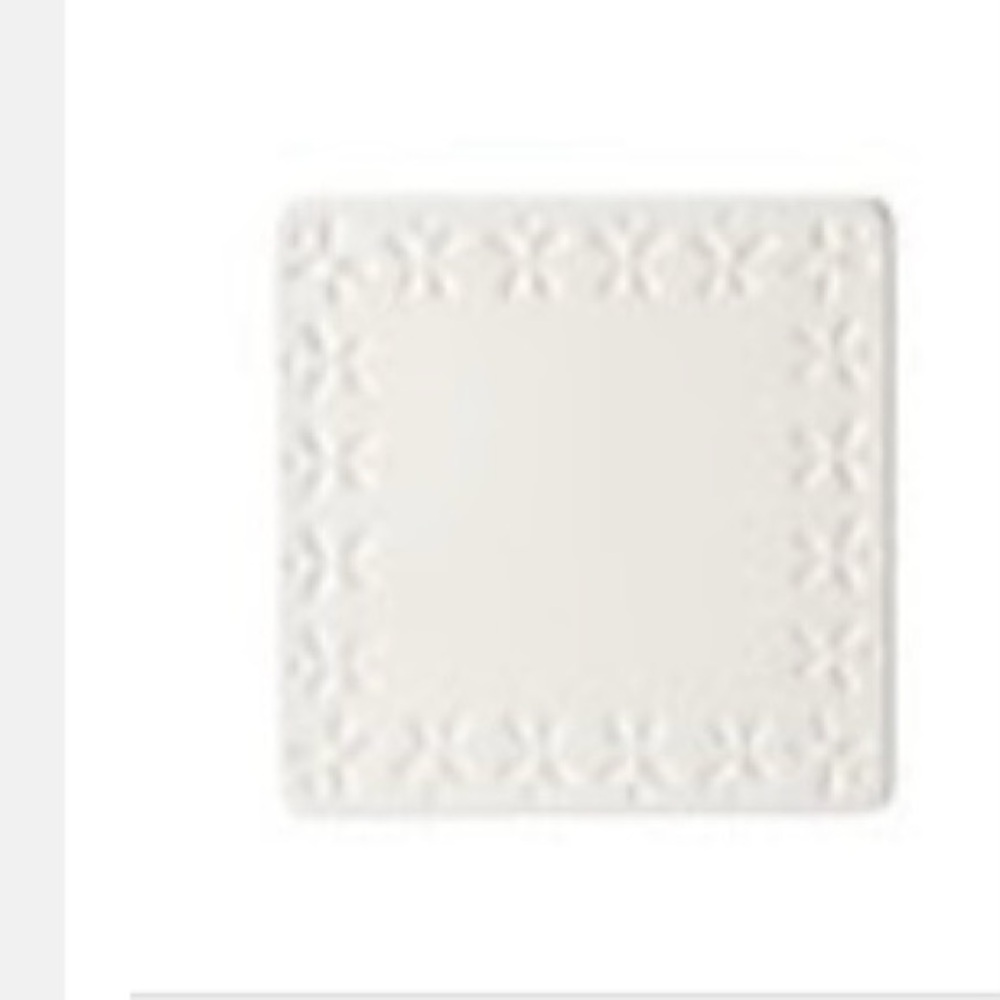 Kate Spade New York Willow
Drive Square Trivet NWT